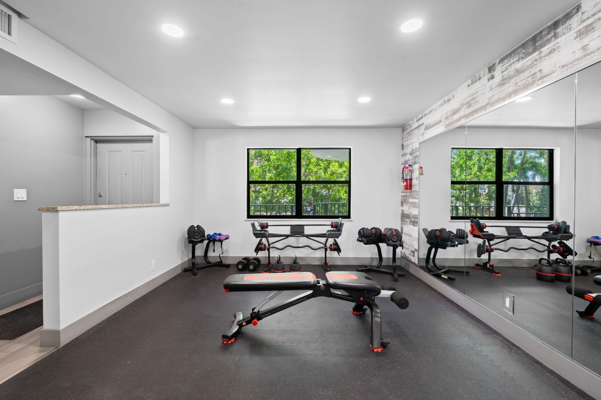 2029 N Ocean Boulevard, Unit 403, Fort Lauderdale, FL 33305 Photo
