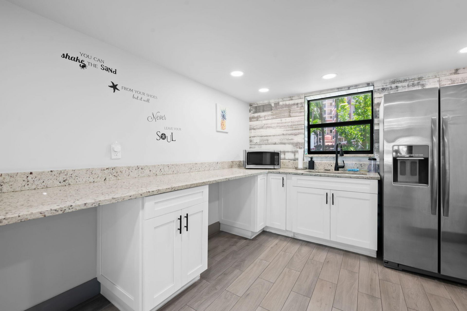 2029 N Ocean Boulevard, Unit 403, Fort Lauderdale, FL 33305 Photo