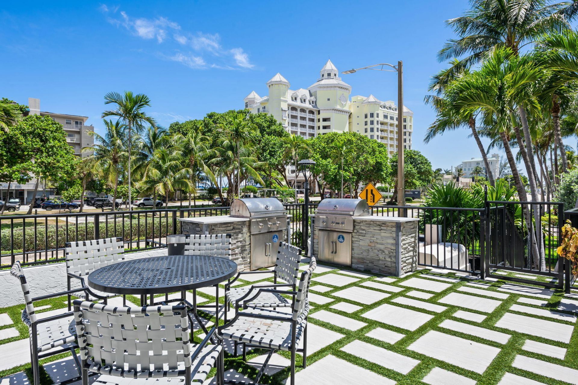 2029 N Ocean Boulevard, Unit 403, Fort Lauderdale, FL 33305 Photo