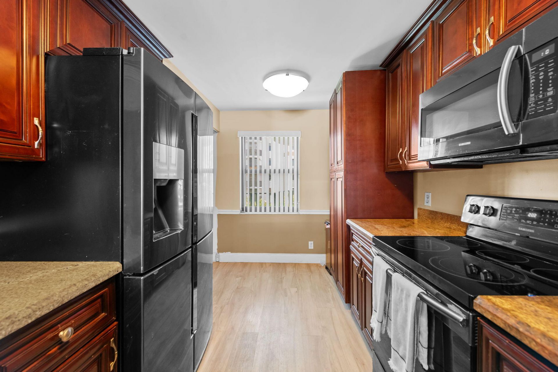 2029 N Ocean Boulevard, Unit 403, Fort Lauderdale, FL 33305 Photo