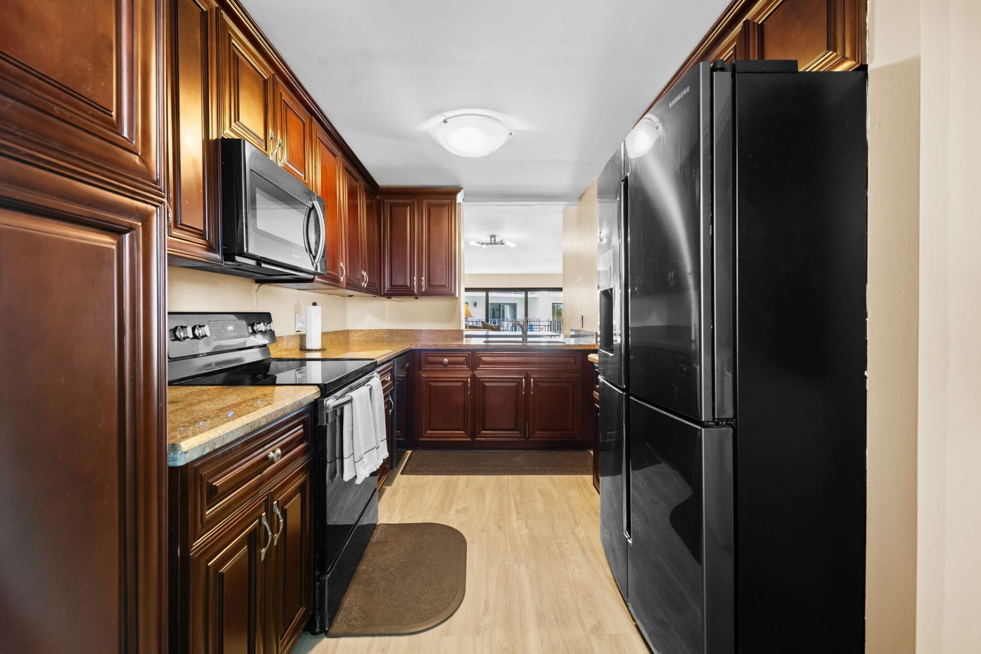 2029 N Ocean Boulevard, Unit 403, Fort Lauderdale, FL 33305 Photo