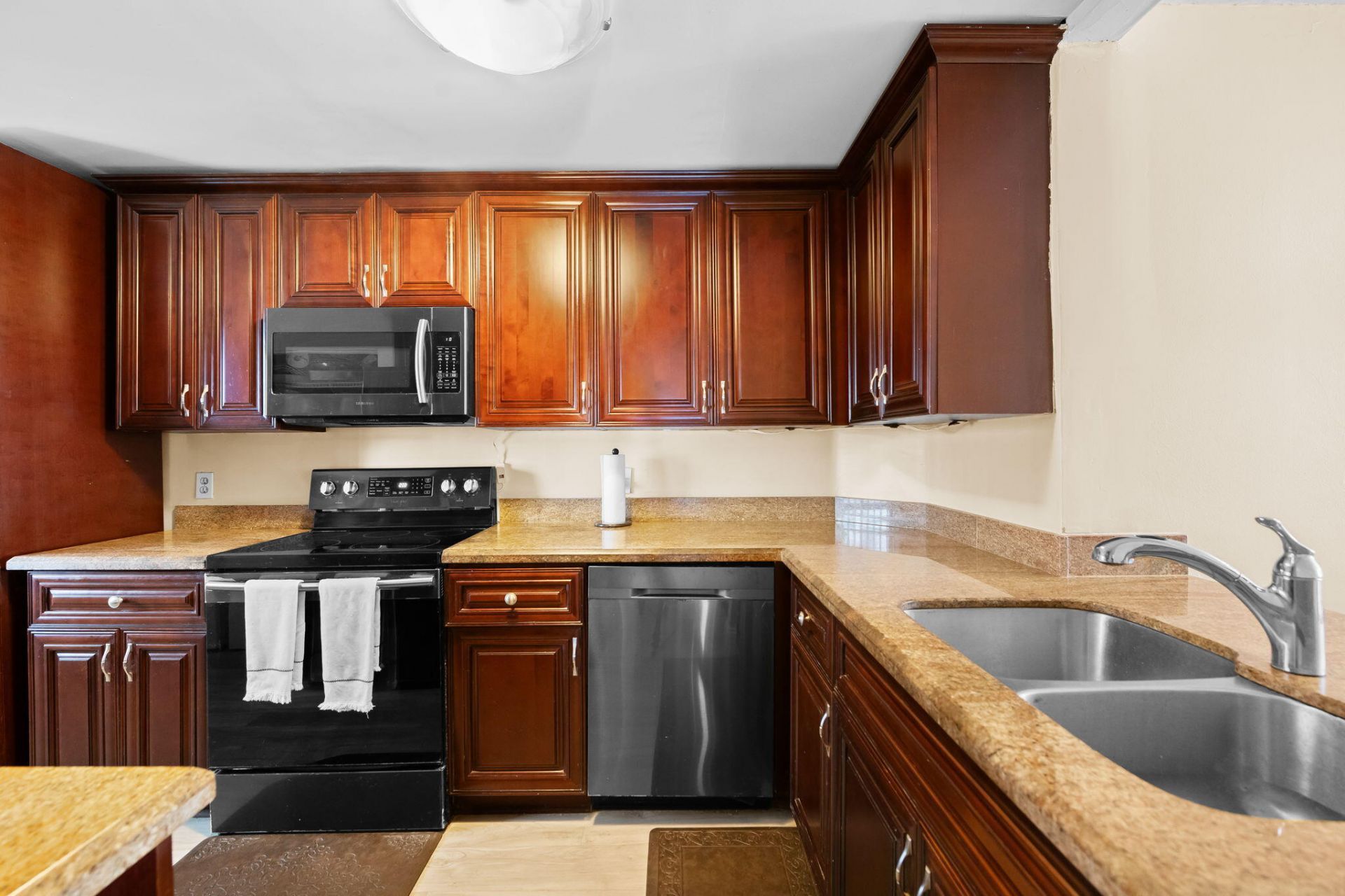 2029 N Ocean Boulevard, Unit 403, Fort Lauderdale, FL 33305 Photo