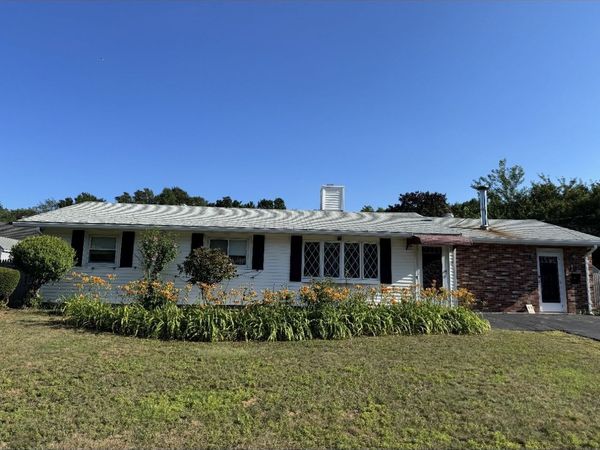 12 Reed Rd, Peabody, MA 01960