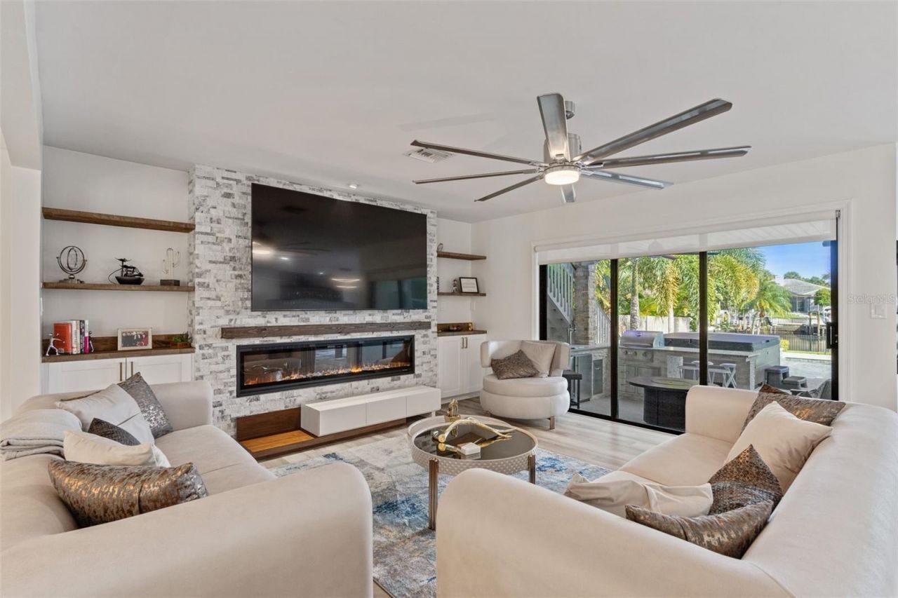 4213 Deepwater Lane, Tampa, FL 33615 Photo