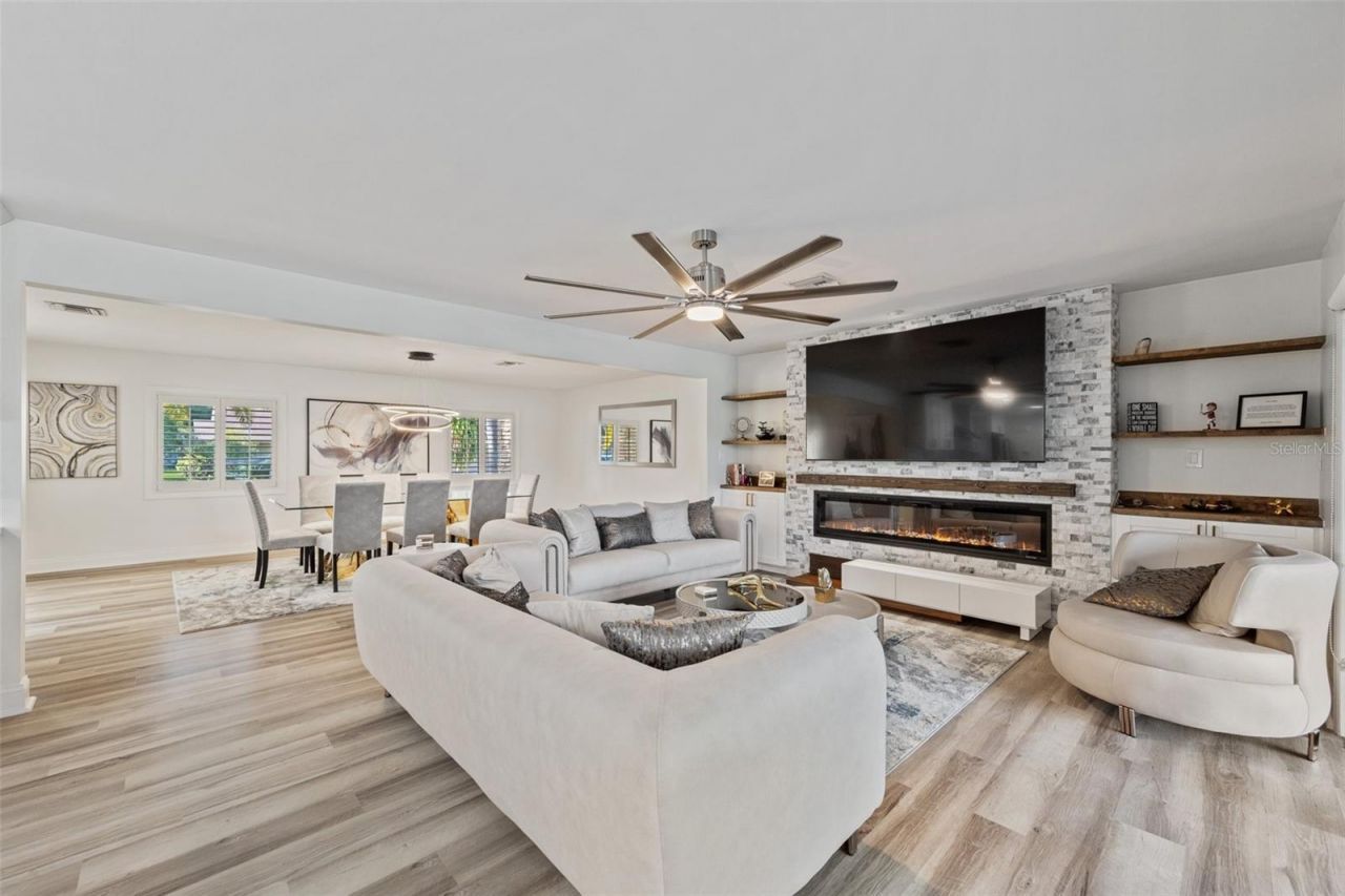 4213 Deepwater Lane, Tampa, FL 33615 Photo