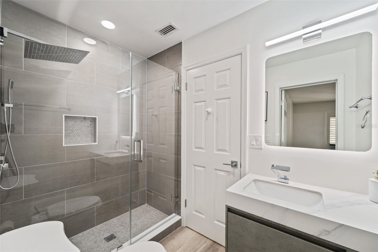 4213 Deepwater Lane, Tampa, FL 33615 Photo
