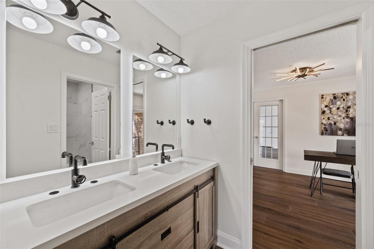4213 Deepwater Lane, Tampa, FL 33615 Photo