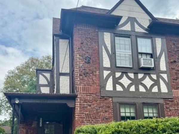 8235 BROOKSIDE ROAD, ELKINS PARK, PA 19027