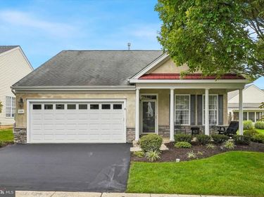 1124 STERLING STREET, WARWICK, PA 18974