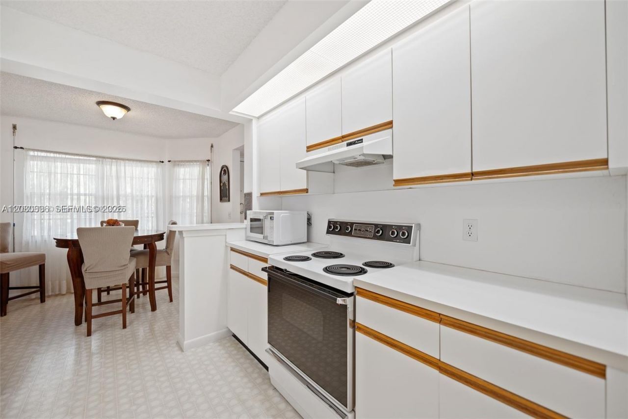 12950 SW 4th Ct , Unit 309H, Pembroke Pines, FL 33027 Photo