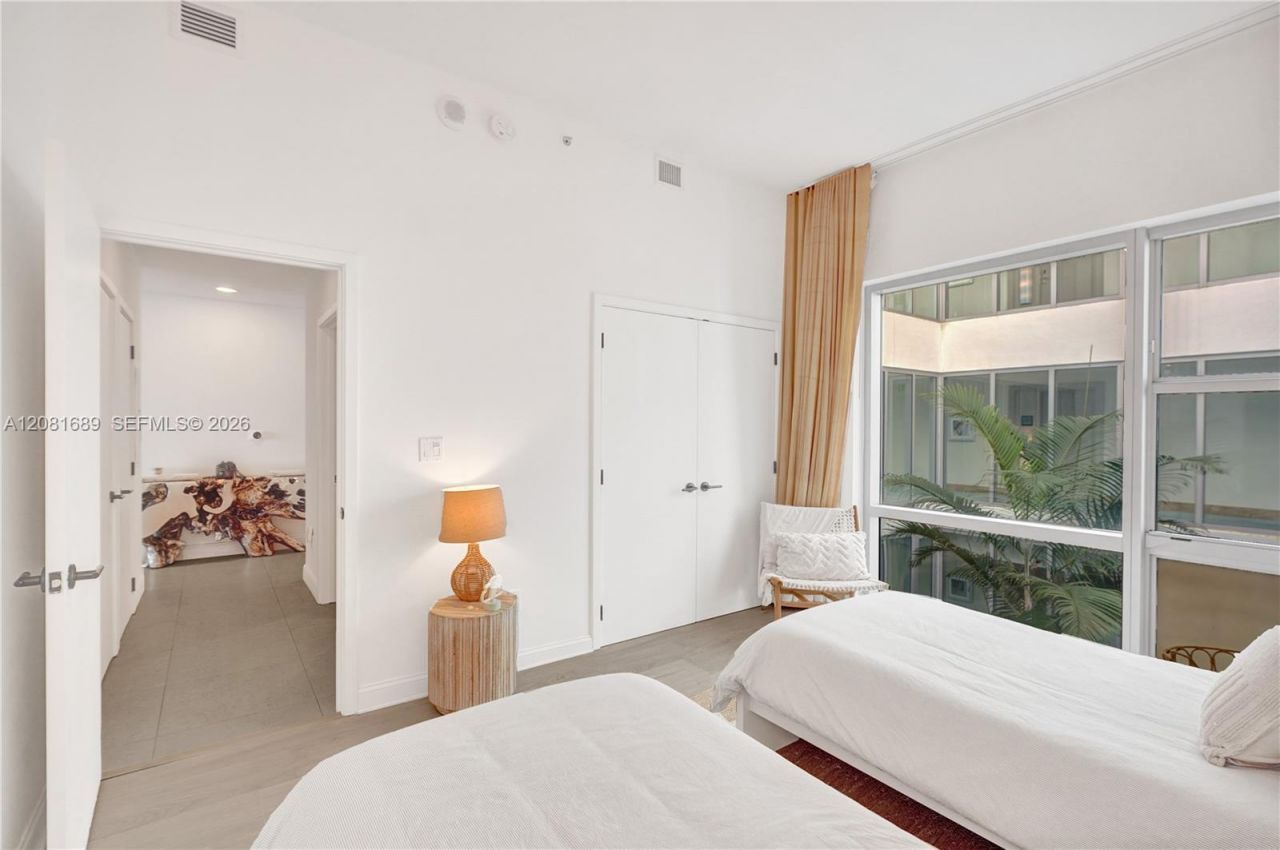 6799 Collins Ave, Unit 201, Miami Beach, FL 33141 Photo