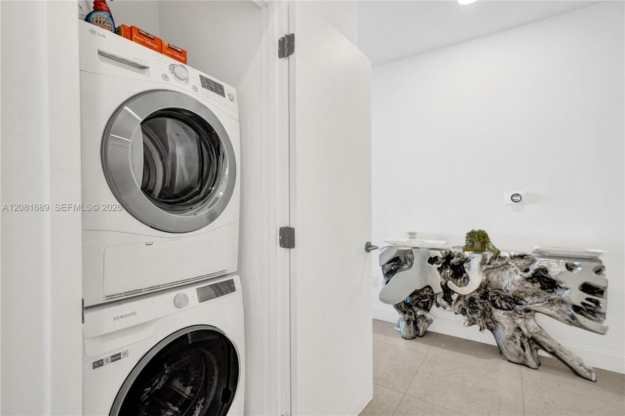 6799 Collins Ave, Unit 201, Miami Beach, FL 33141 Photo