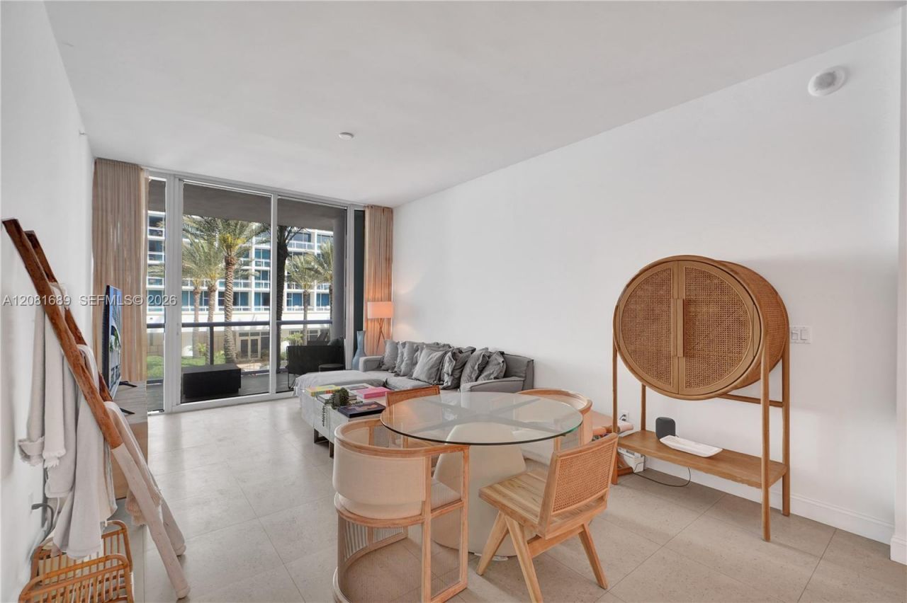 6799 Collins Ave, Unit 201, Miami Beach, FL 33141 Photo
