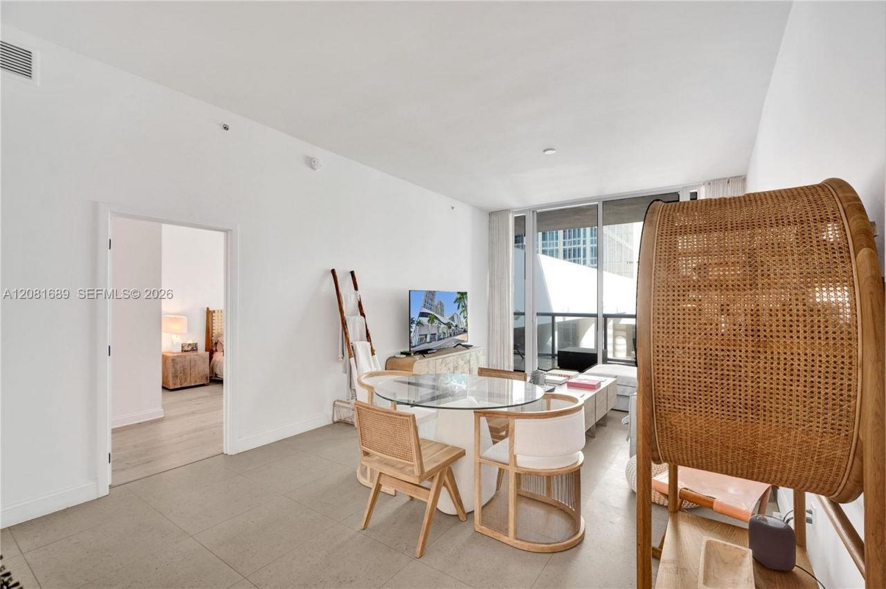 6799 Collins Ave, Unit 201, Miami Beach, FL 33141 Photo