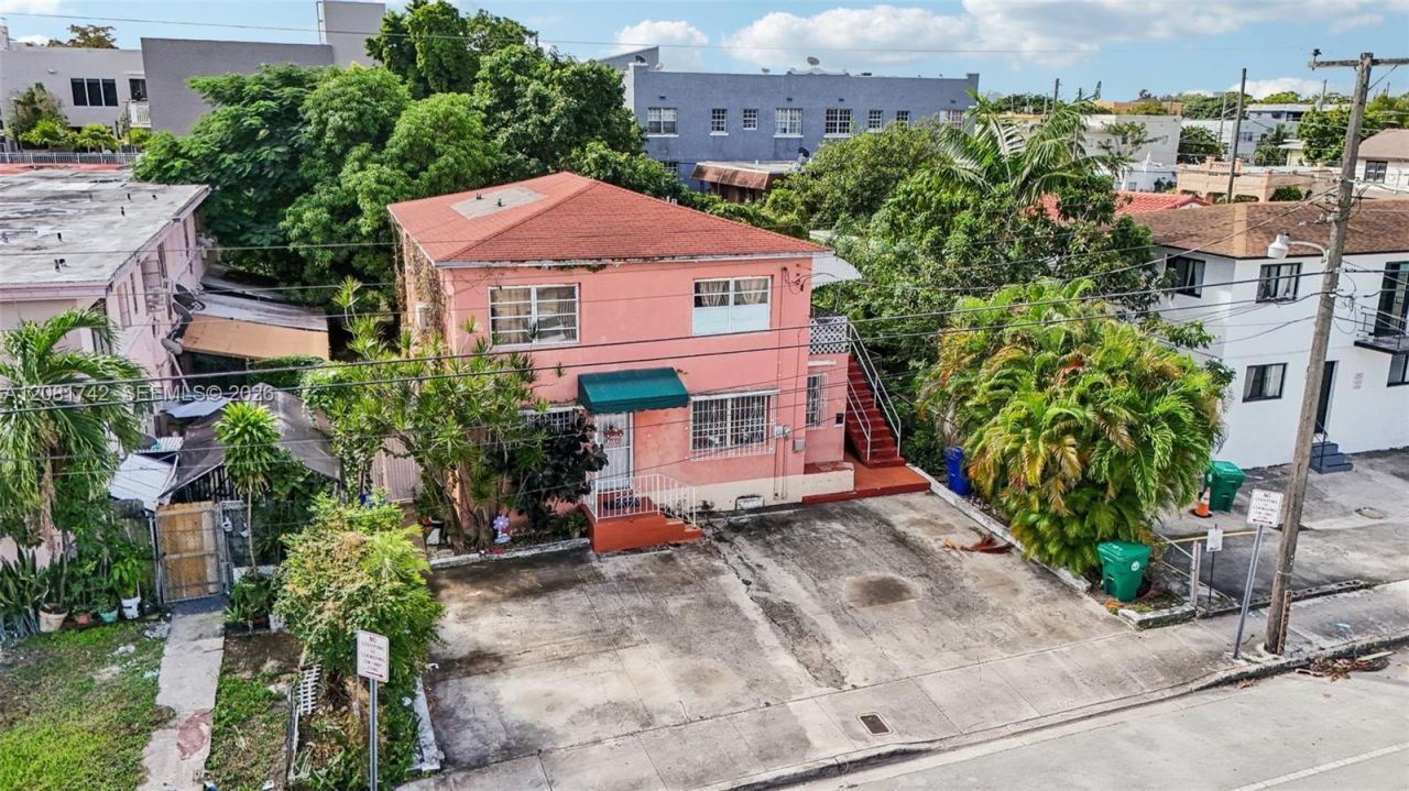 984 SW 6th St , Miami, FL 33130 Photo