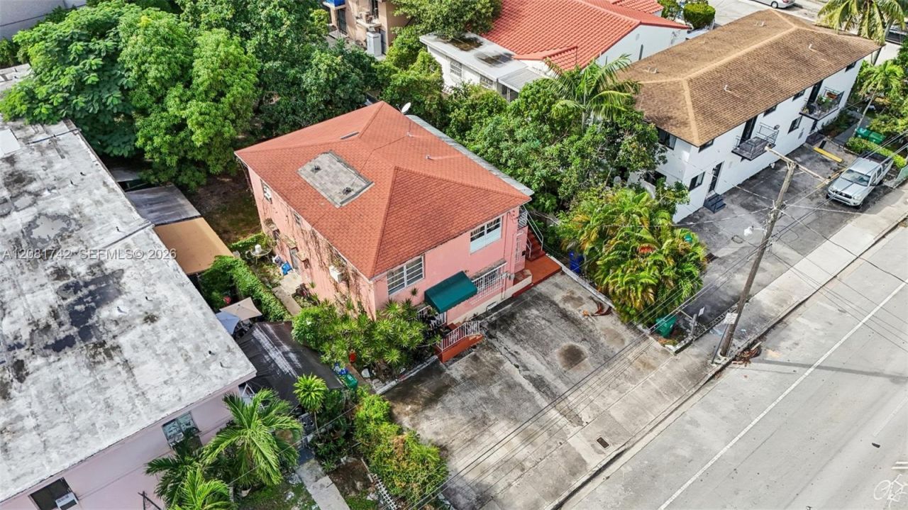 984 SW 6th St , Miami, FL 33130 Photo