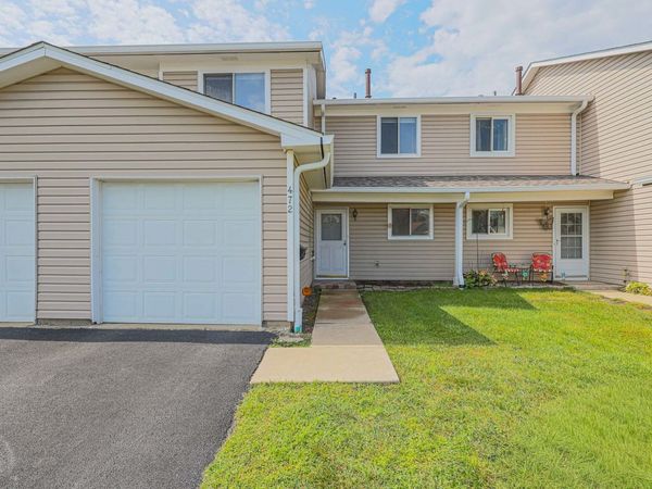 472 Esselen Court, Carol Stream, IL 60188