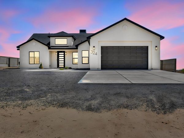 324 2nd Street NE, Rio Rancho, NM 87124