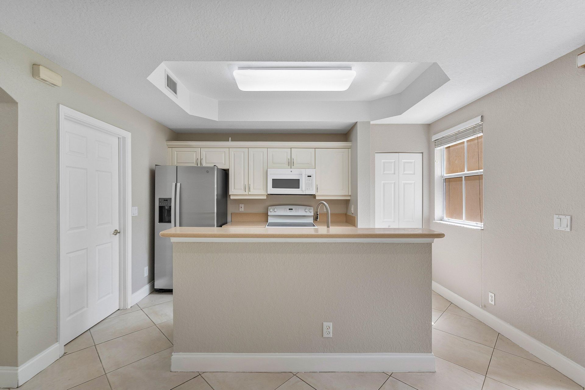 2896 Hidden Hills Road, Unit 1002, West Palm Beach, FL 33411 Photo