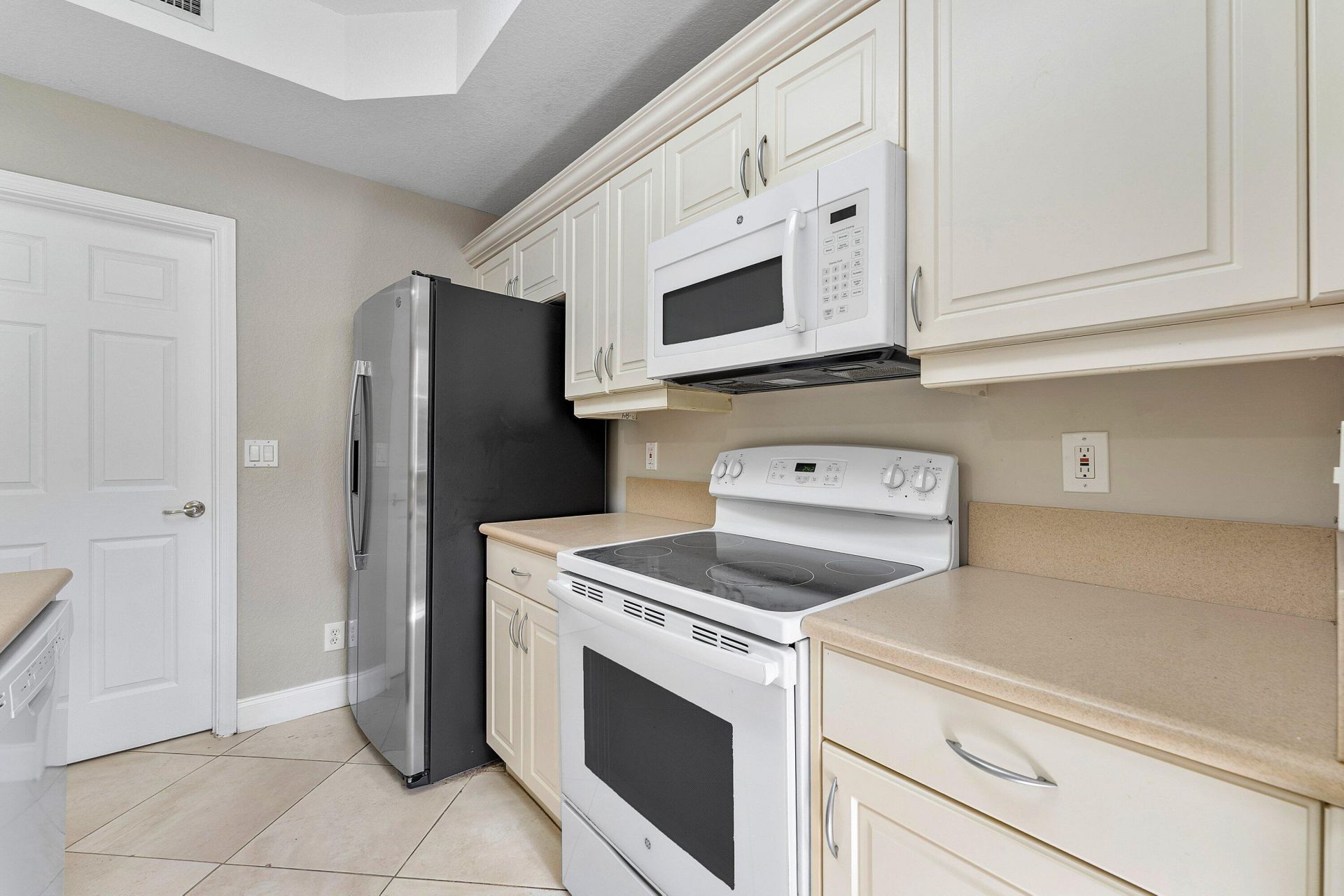 2896 Hidden Hills Road, Unit 1002, West Palm Beach, FL 33411 Photo