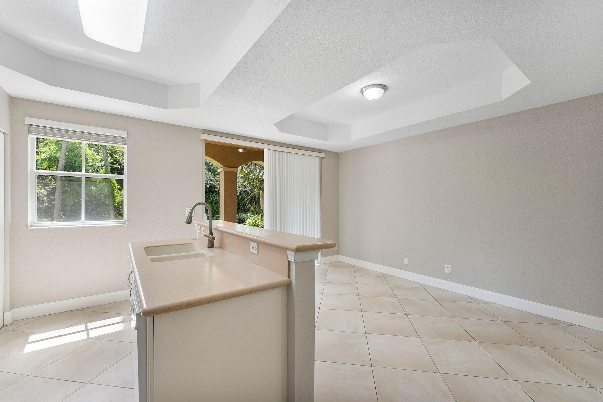 2896 Hidden Hills Road, Unit 1002, West Palm Beach, FL 33411 Photo