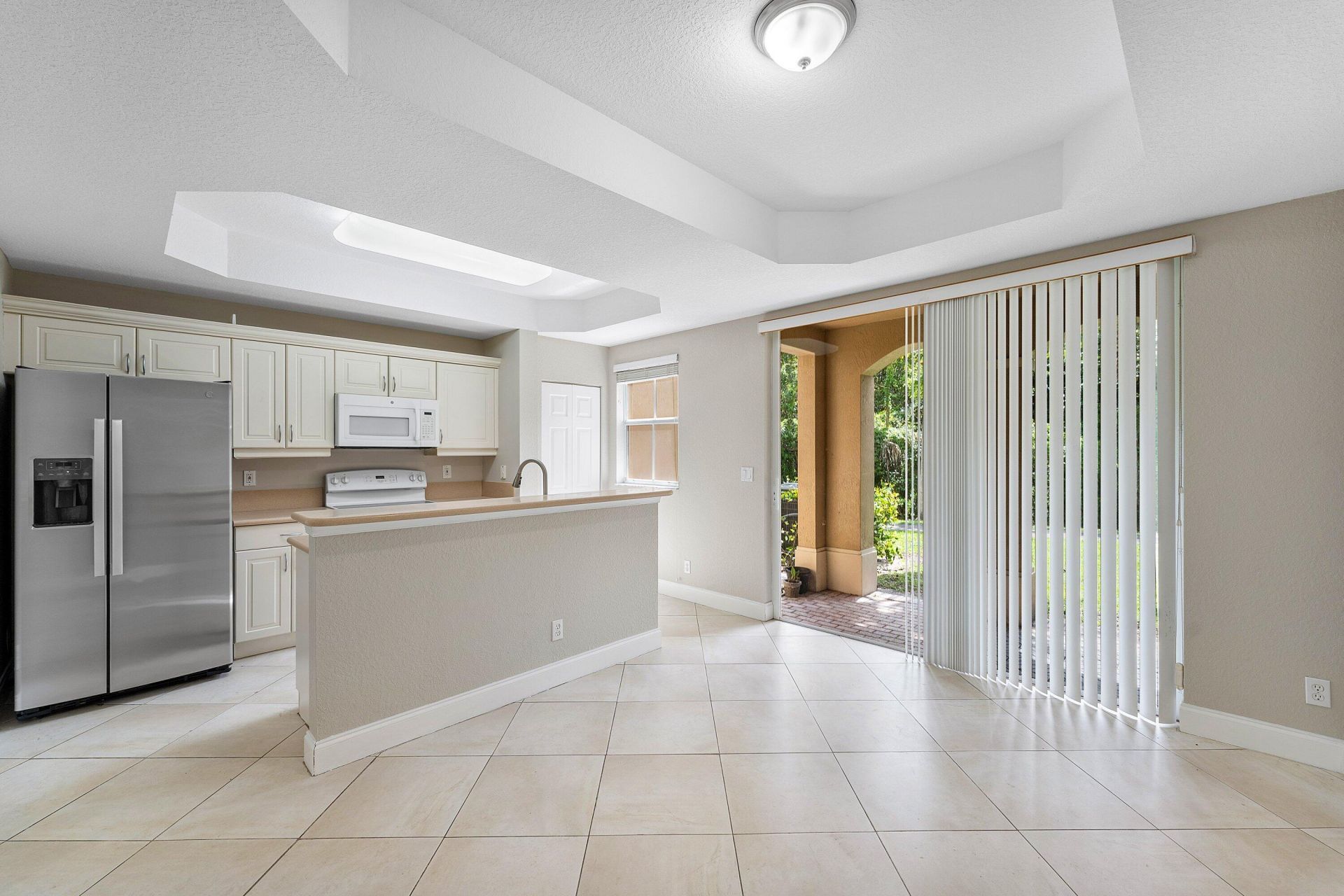 2896 Hidden Hills Road, Unit 1002, West Palm Beach, FL 33411 Photo