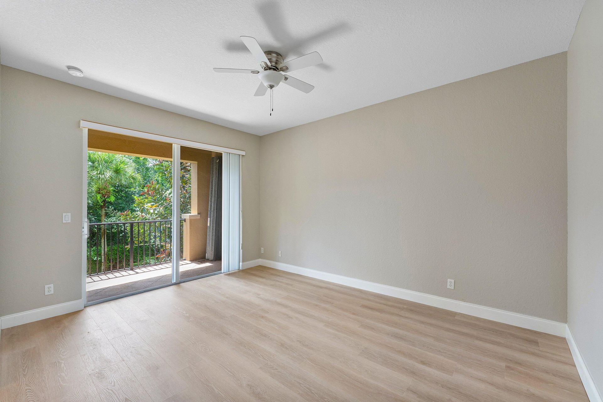 2896 Hidden Hills Road, Unit 1002, West Palm Beach, FL 33411 Photo