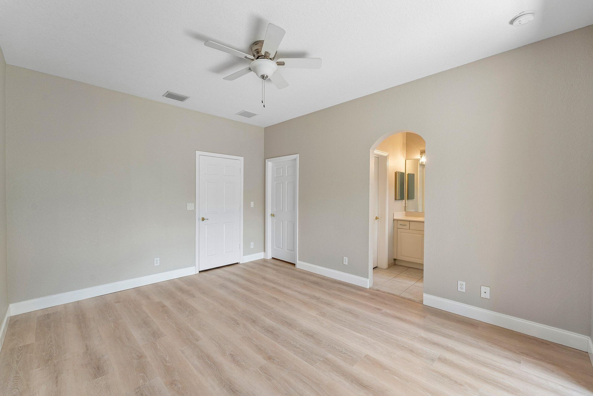 2896 Hidden Hills Road, Unit 1002, West Palm Beach, FL 33411 Photo