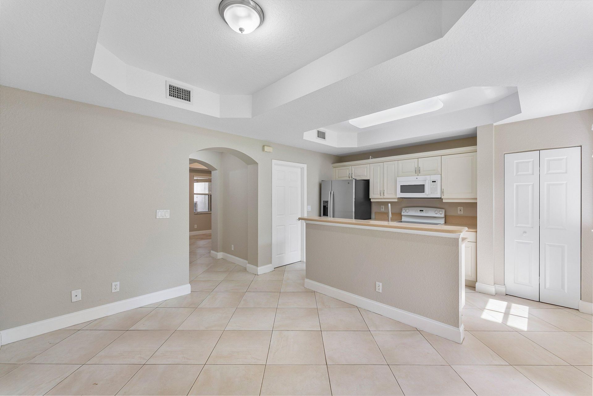 2896 Hidden Hills Road, Unit 1002, West Palm Beach, FL 33411 Photo