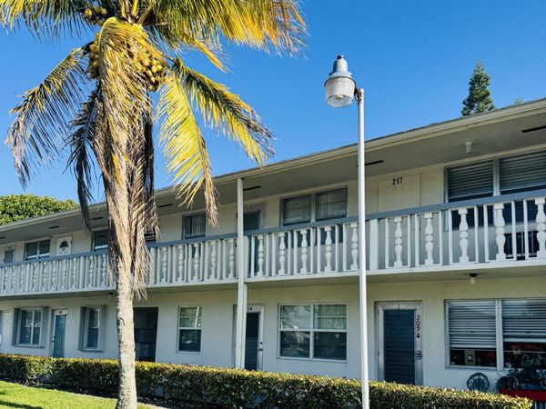 218 Kent M, Unit M, West Palm Beach, FL 33417