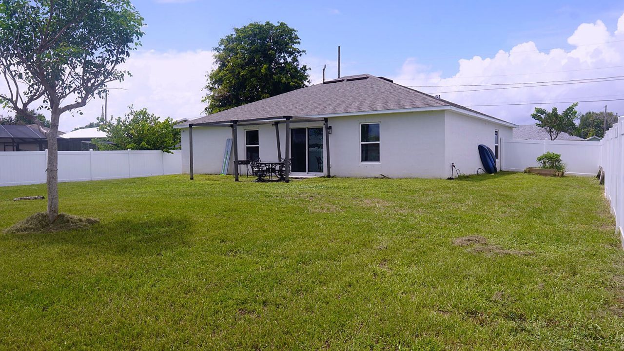 1921 SE Joyner Circle, Port Saint Lucie, FL 34952 Photo