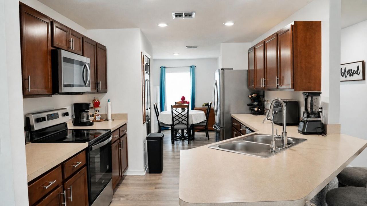 1921 SE Joyner Circle, Port Saint Lucie, FL 34952 Photo
