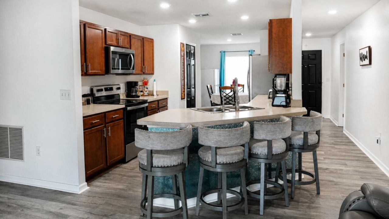 1921 SE Joyner Circle, Port Saint Lucie, FL 34952 Photo
