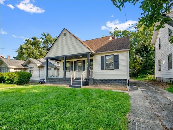 353 Hilton Avenue , Youngstown, OH 44507