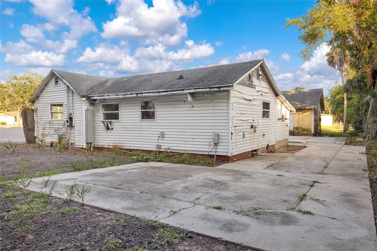 1042 N Dixie Freeway , New Smyrna Beach, FL 32168 Photo
