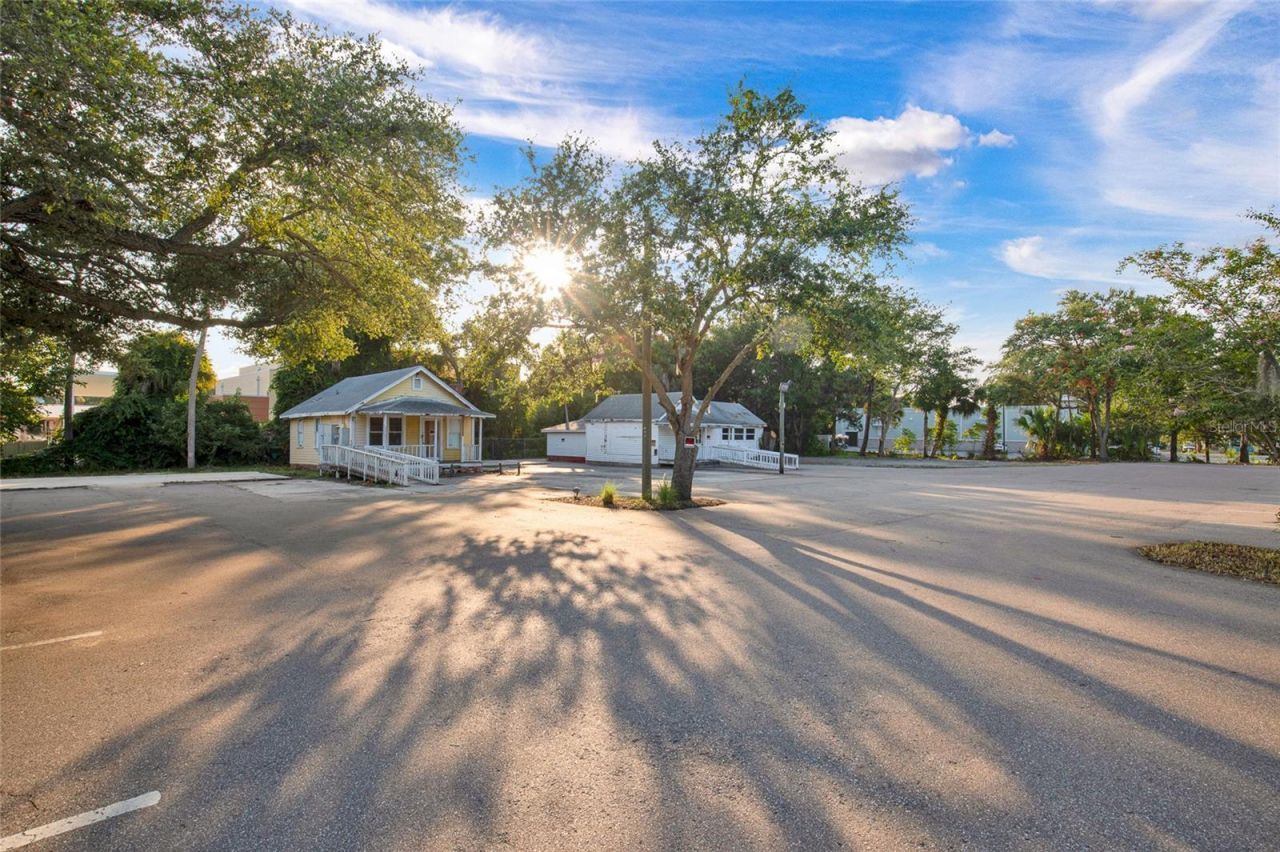 1042 N Dixie Freeway , New Smyrna Beach, FL 32168 Photo