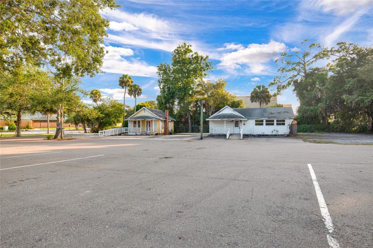 1042 N Dixie Freeway , New Smyrna Beach, FL 32168 Photo