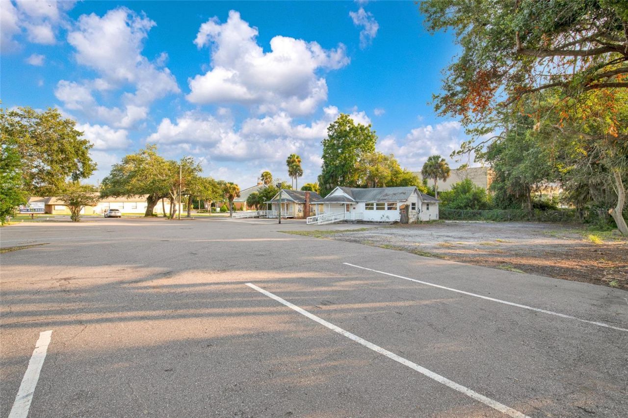 1042 N Dixie Freeway , New Smyrna Beach, FL 32168 Photo