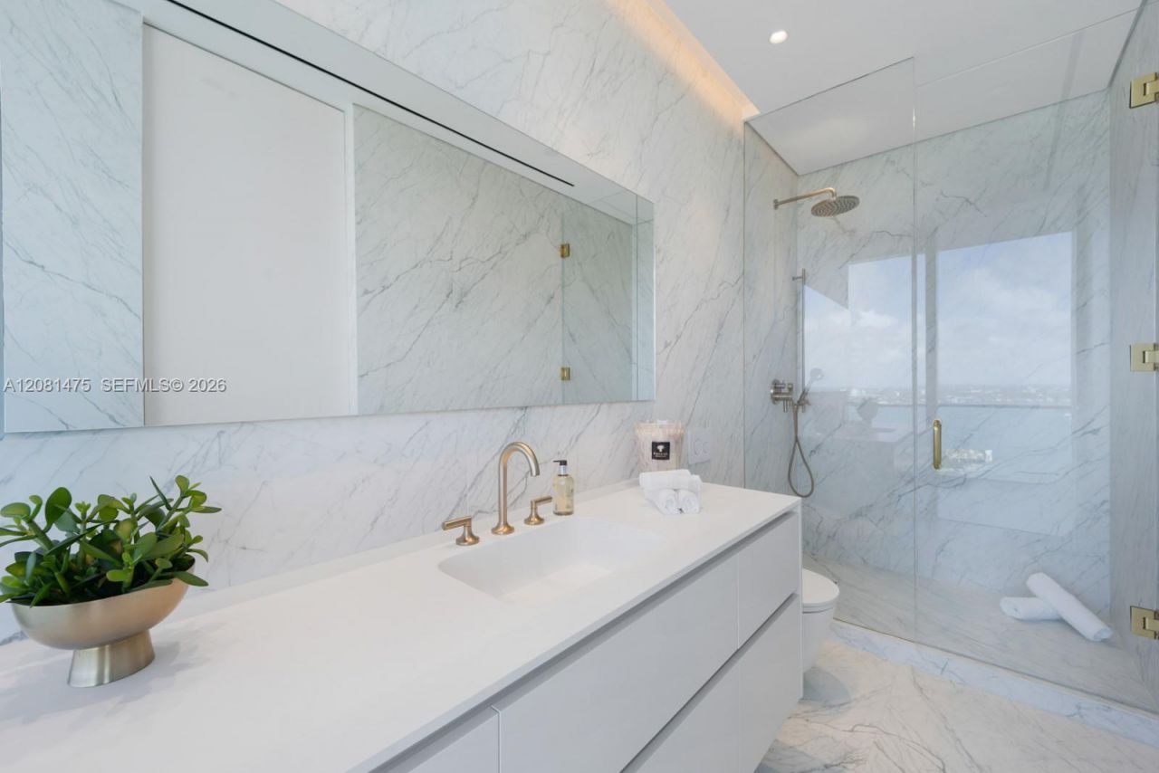 10203 Collins Ave, Unit LPH 2701, Bal Harbour, FL 33154 Photo