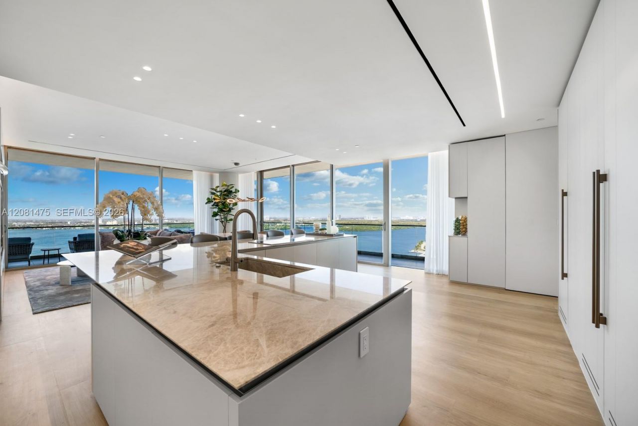 10203 Collins Ave, Unit LPH 2701, Bal Harbour, FL 33154 Photo