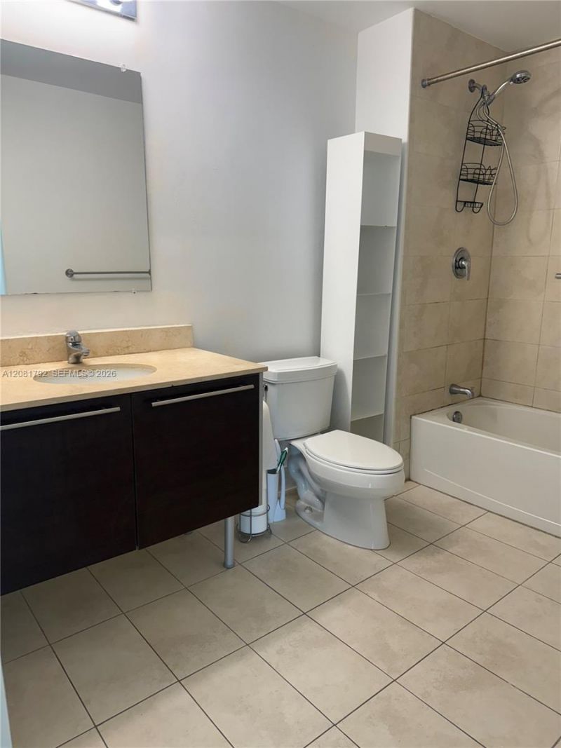 1900 N Bayshore Dr , Unit 1517, Miami, FL 33132 Photo
