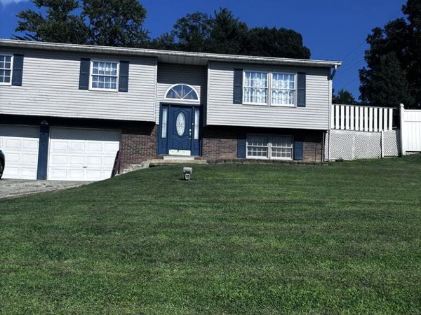 279 Gallia Street, Oak Hill, OH 45656