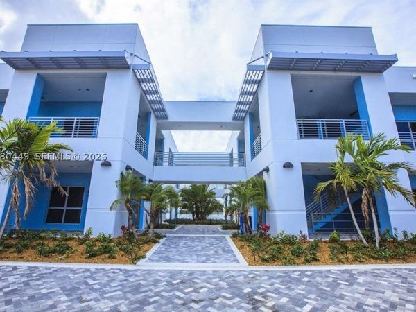 1500 NW 89th , Unit 206, Doral, FL 33172