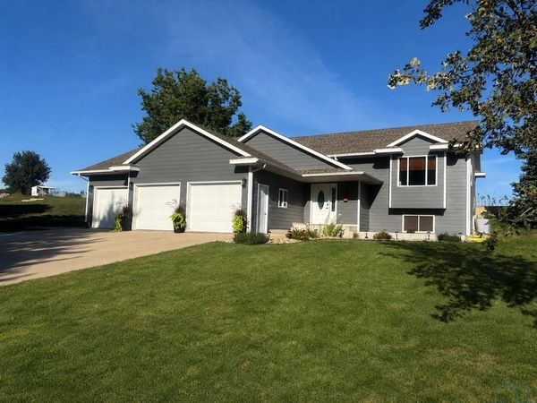200 Crestview Drive, Rock Rapids, IA 51246