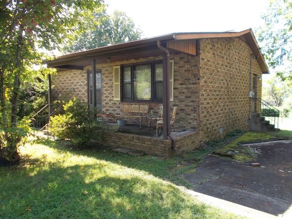 1103 W Railroad St , Dickson, TN 37055