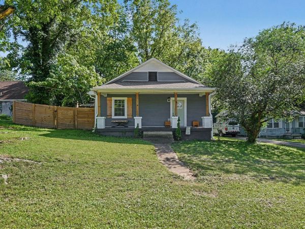 762 Monroe St , Clarksville, TN 37040
