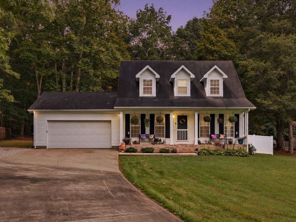 586 Jean Dr, Tullahoma, TN 37388