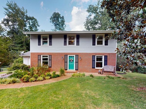 1208 Sherwood St , Paris, TN 38242