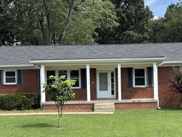 6816 Longview Dr , Murfreesboro, TN 37129