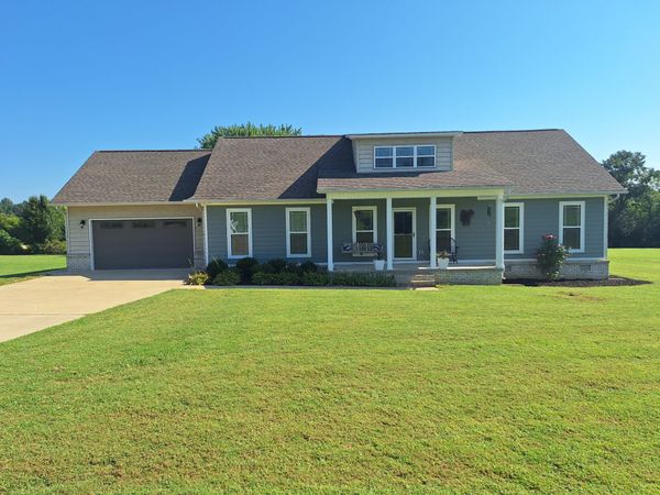254 W Laurel Dr , Lawrenceburg, TN 38464